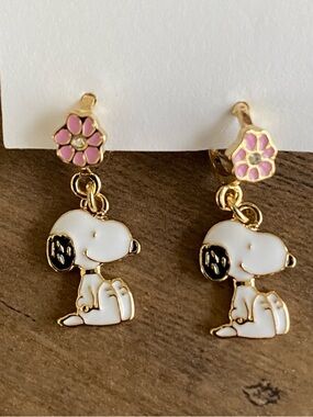 New Peanuts Snoopy Flower Earrings